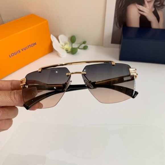 Louis Vuitton Trendsetting Gradient Sunglasses - Picture 3 of 7